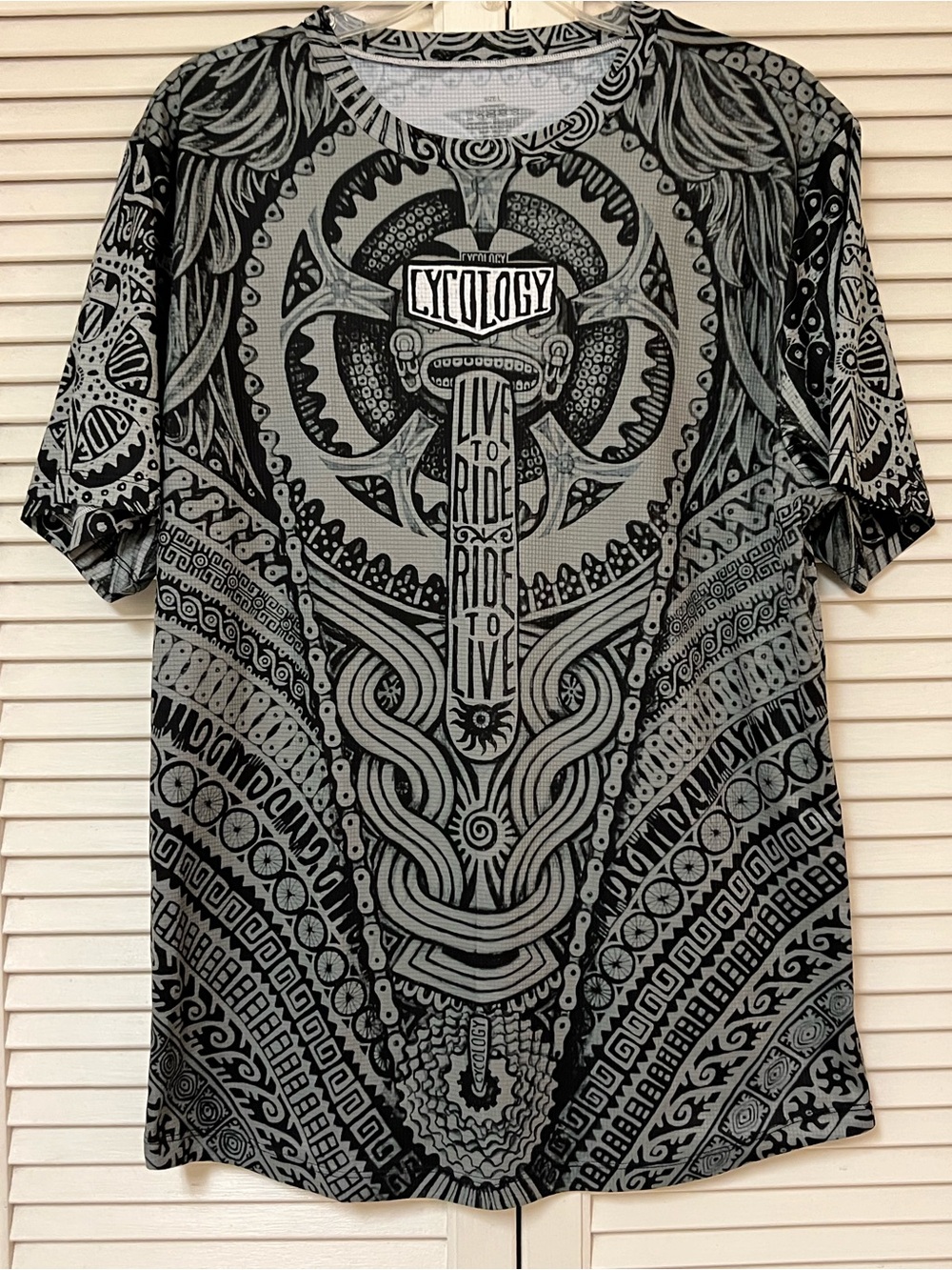 Cycology Men’s Gray and Black Bike Chains and Tires T-shirt - Size Large - EUC
